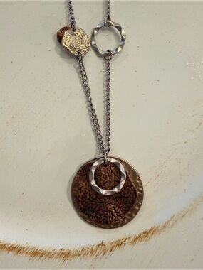 Multi-Tone Hammered Disc Pendant Necklace